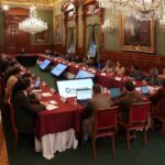 Funcionarios federales y estatales participan en una reunión de trabajo sobre IMSS-Bienestar en Palacio Nacional.