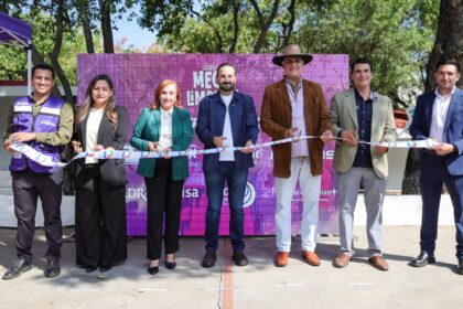 Autoridades municipales y representantes de Fundación Cíclica durante el corte de listón inaugural de Cíclica Garden en San Pedro Garza García.