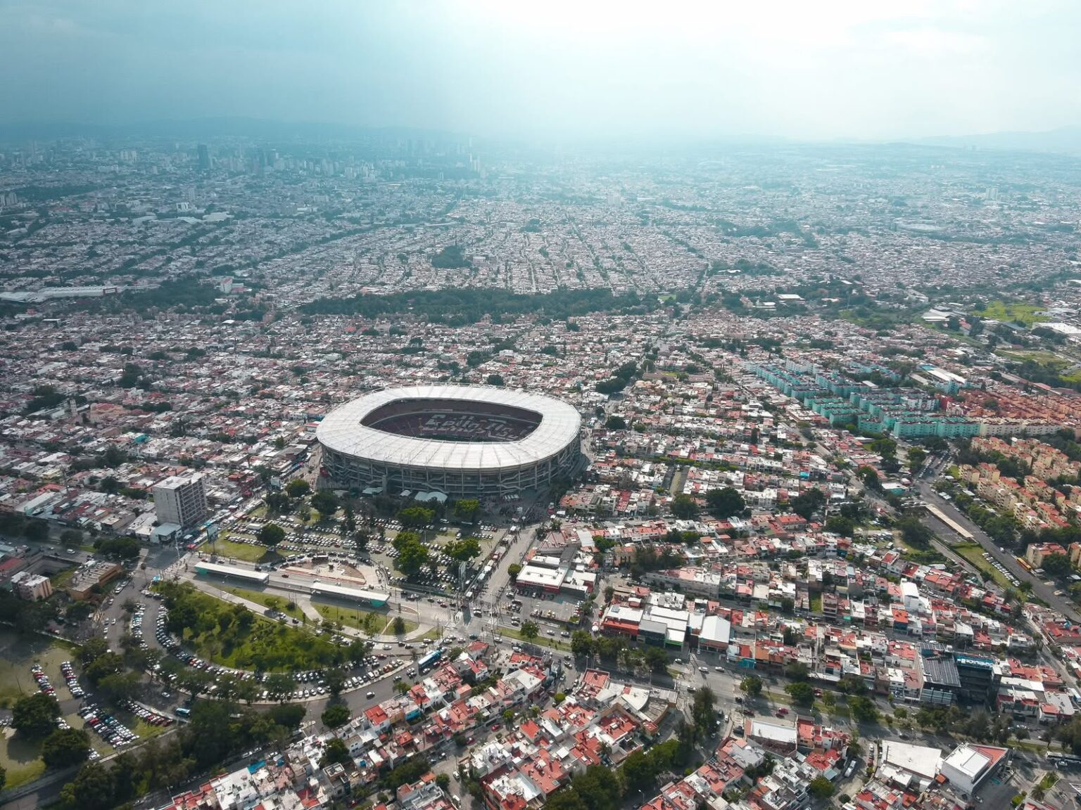 Vista aérea del Estadio Jalisco y las calles aledañas en Guadalajara.